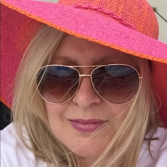 Meet your Posher, Dawn - Picture 1 of 1